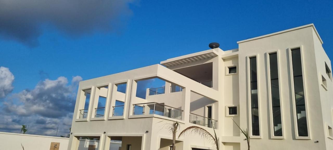 Villa Bolati, Avec Piscine, Jacuzzi, Jardin Et Vue Bonoua Exterior photo