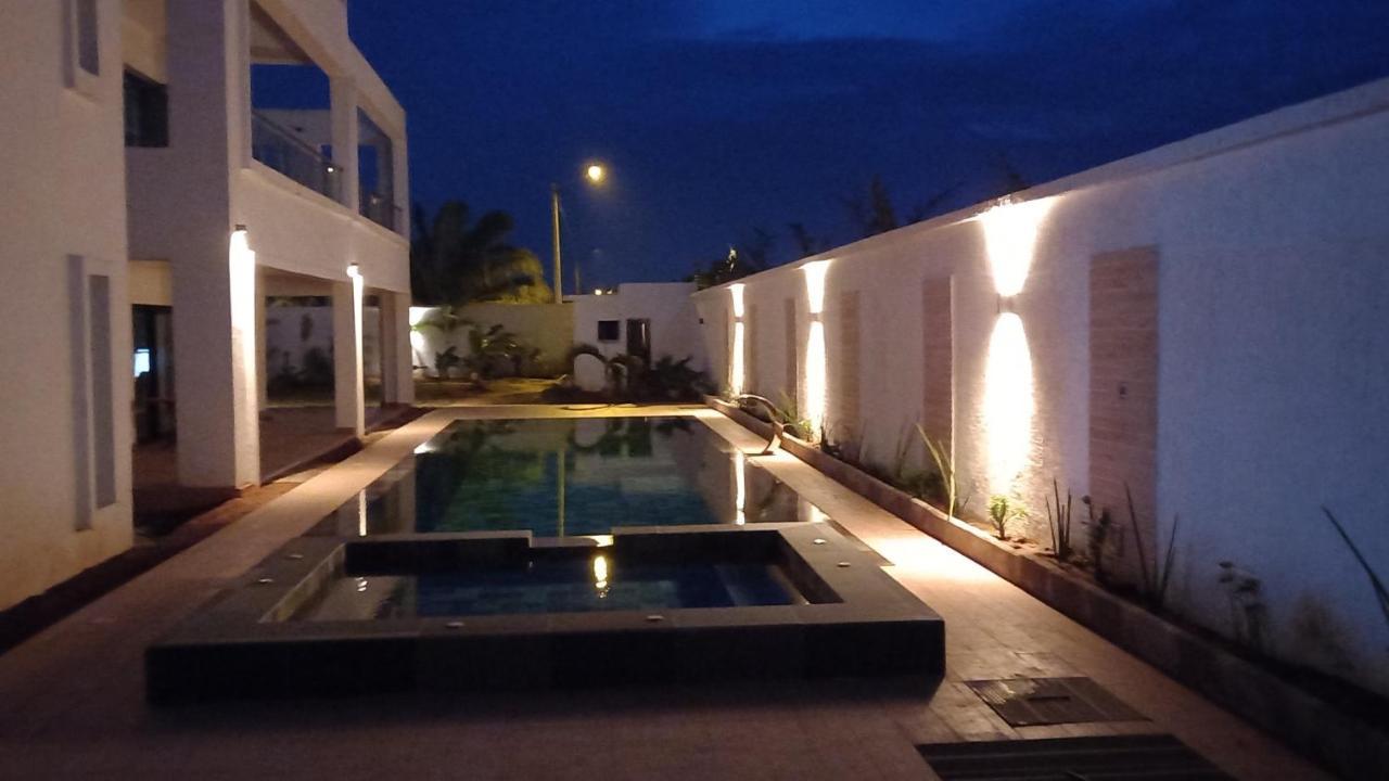Villa Bolati, Avec Piscine, Jacuzzi, Jardin Et Vue Bonoua Exterior photo